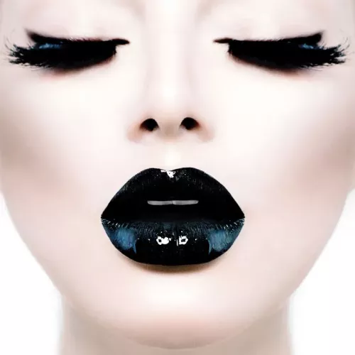 Girl Black Lips Closed Eyes 80x80x2cm